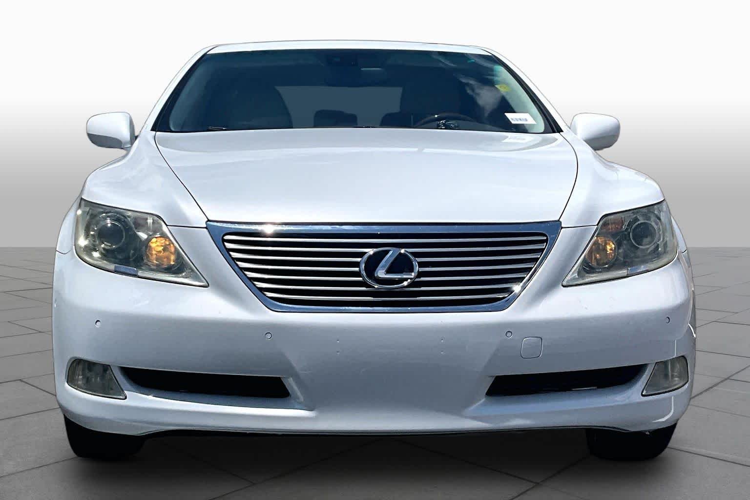 Used 2007 Starfire Pearl Lexus LWB image 3