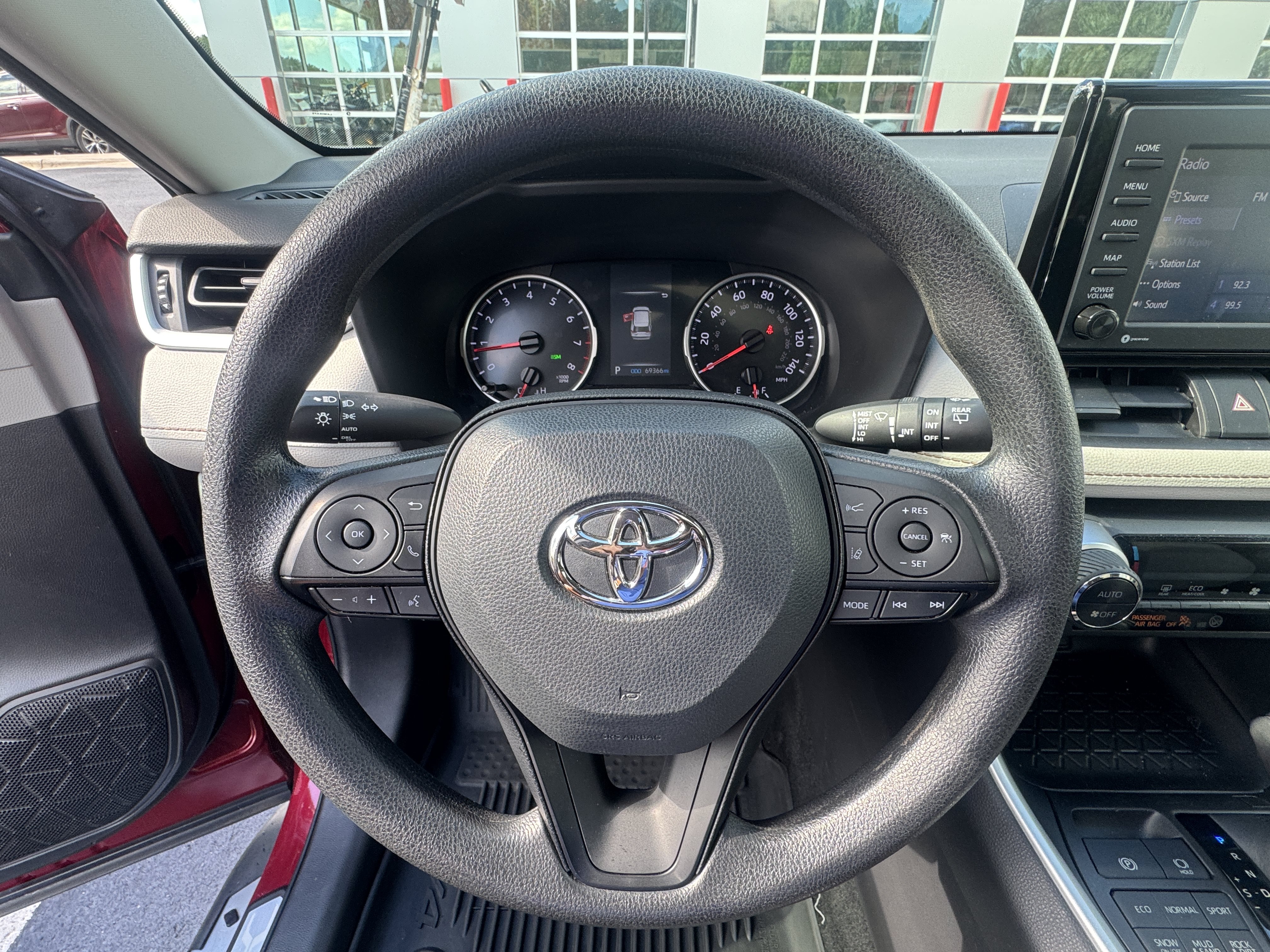 Certified Used 2022 Ruby Flare Pearl Toyota XLE image 12
