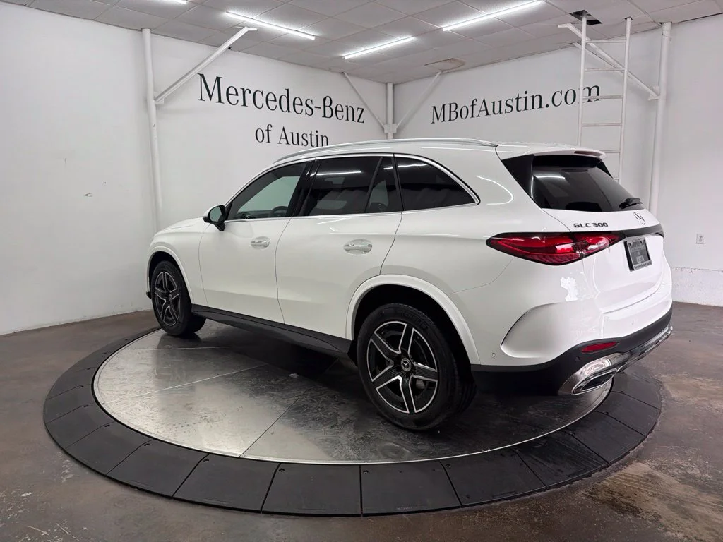 New 2027 White Mercedes-Benz GLC 300 image 5