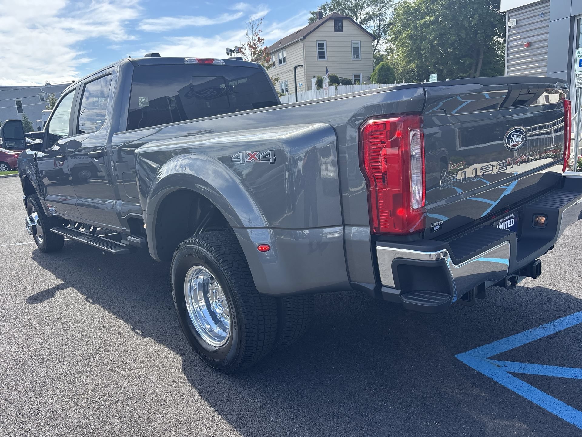 New 2027 Carbonized Gray Metallic Ford F-350® XL image 33