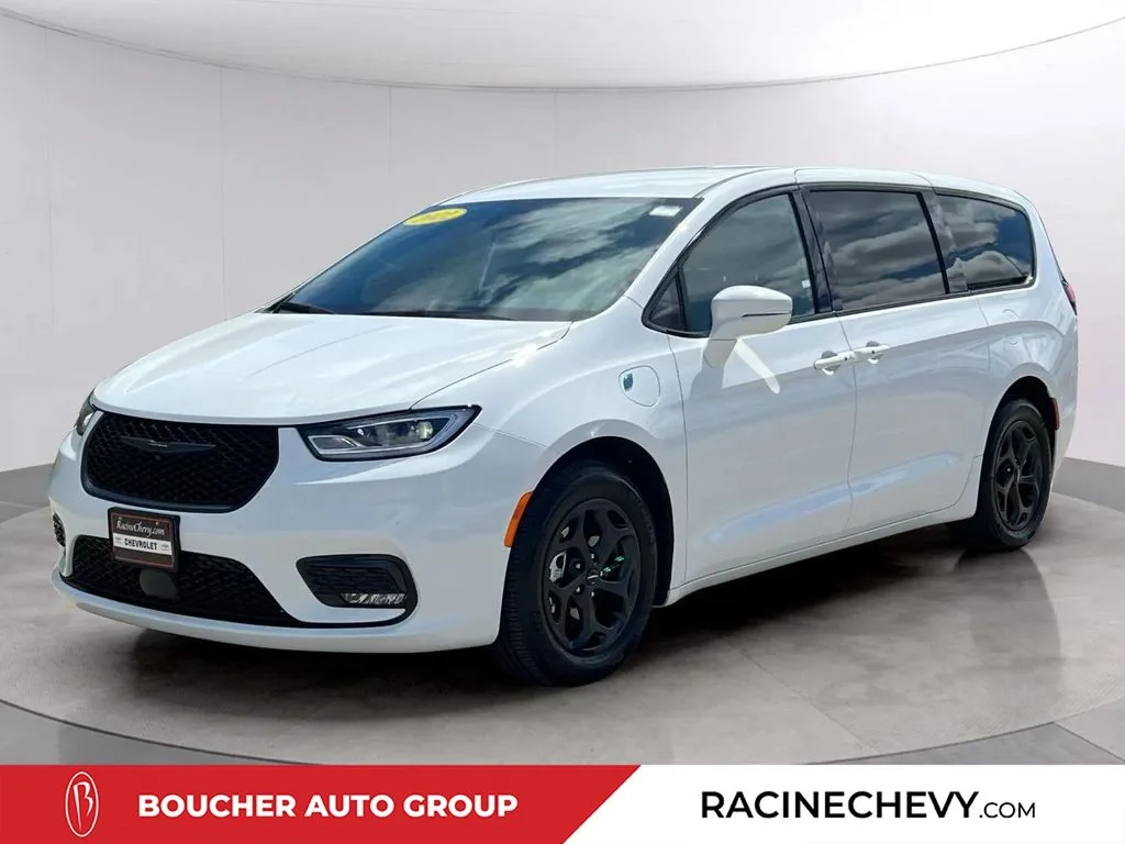 2022 Chrysler Pacifica Hybrid Touring L Hybrid's photo