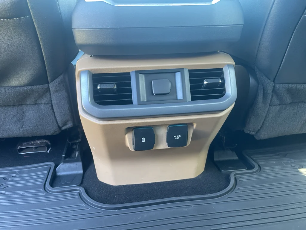 Used 2023 Star White Ford Lariat 4X4 Hybrid image 14