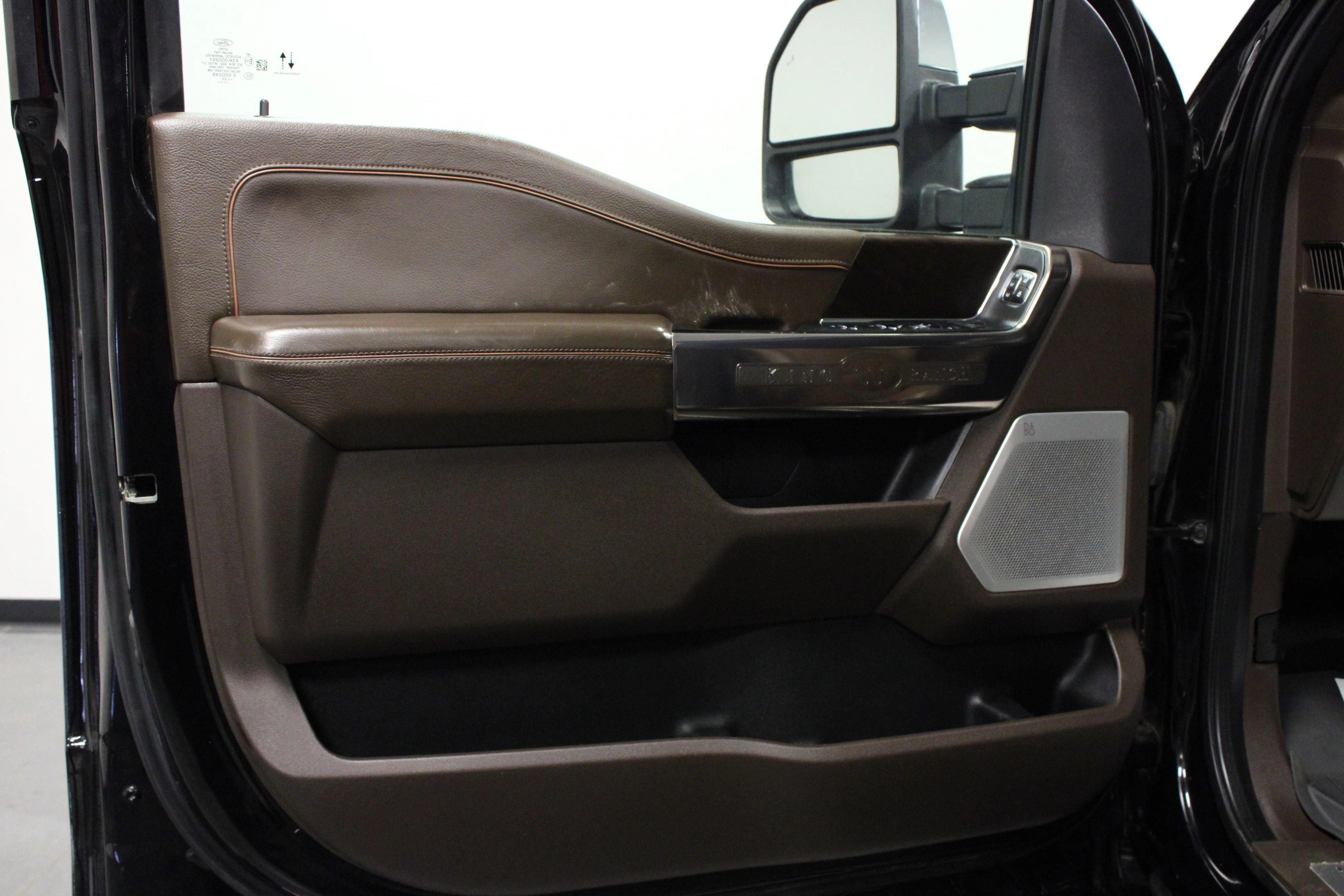 Used 2023 Agate Black Metallic Ford King Ranch image 11
