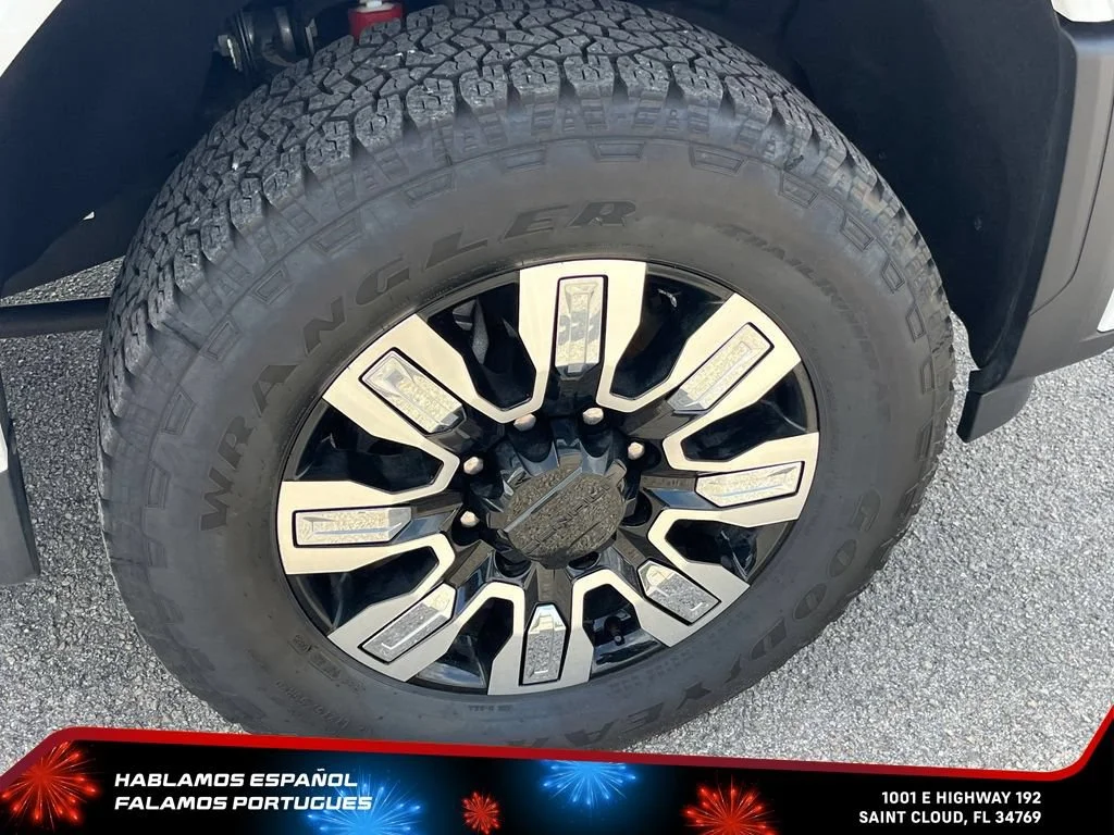 Used 2025 Summit White GMC Denali image 35