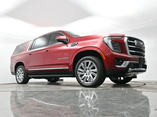 Used 2025 Volcanic Red Tintcoat GMC Elevation image 29