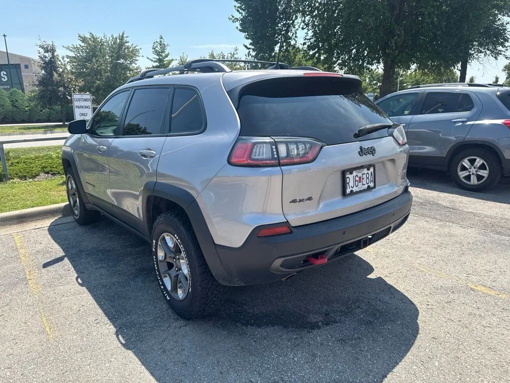 Used 2019 Silver Jeep Trailhawk image 5