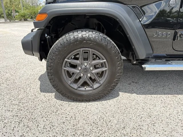 Used 2025 Black Jeep Sport S image 31