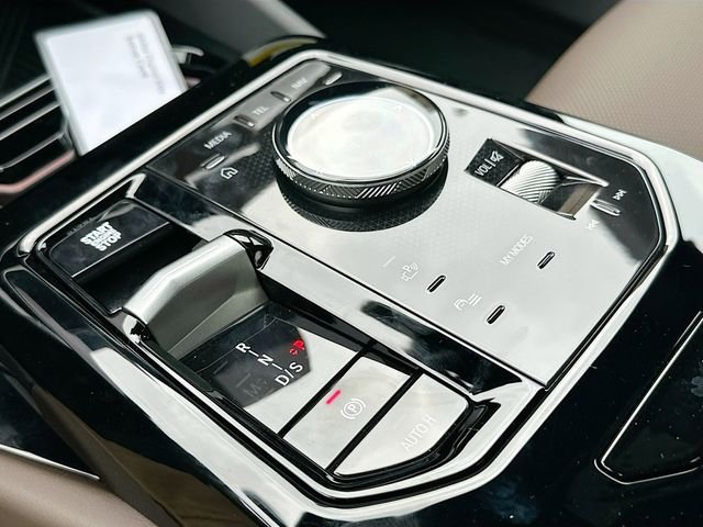 New 2026 White BMW 530i image 14
