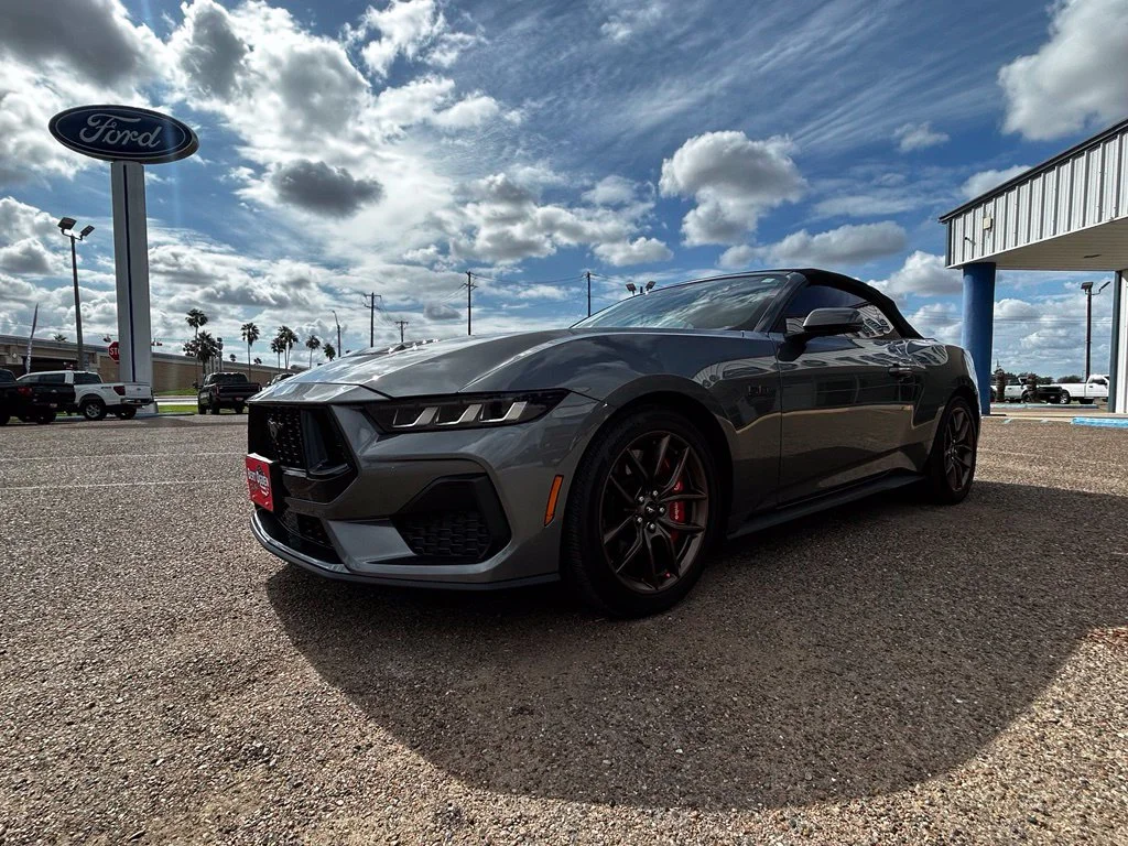 Used 2025 Gray Ford GT Premium image 3