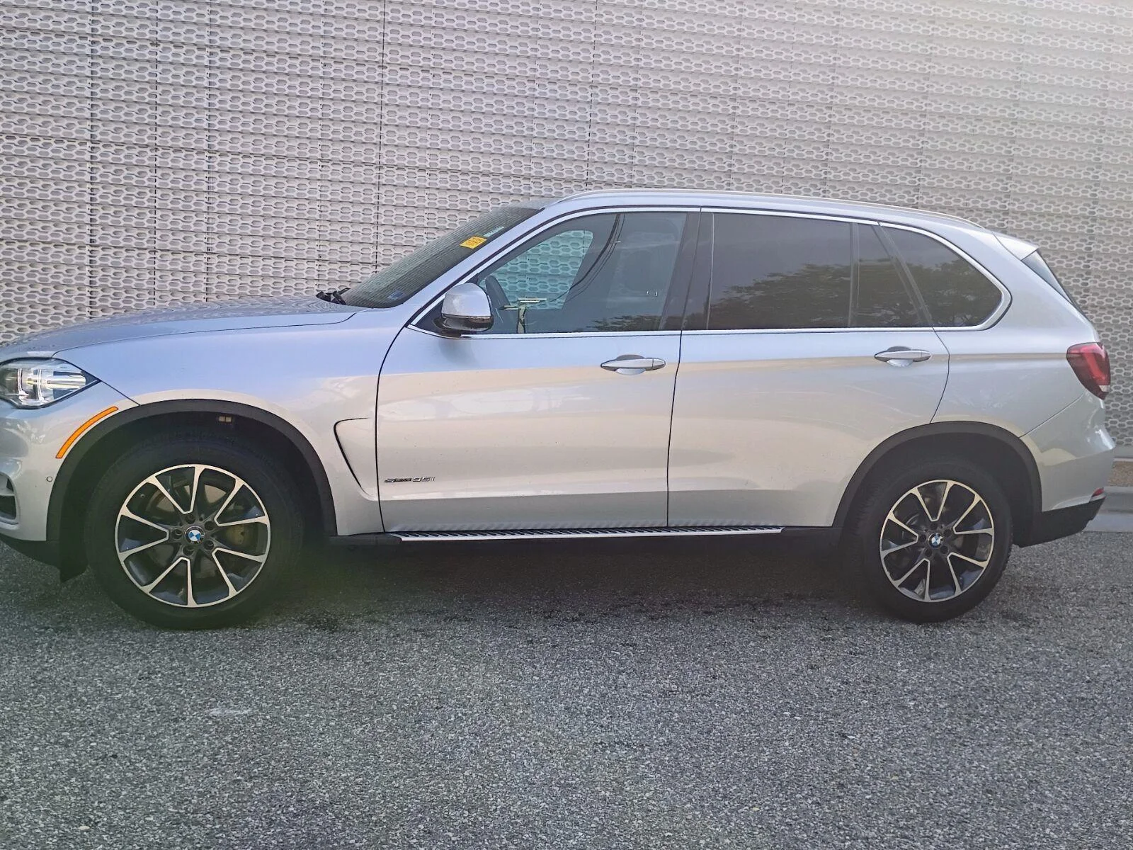 Used 2018 Glacier Silver Metallic BMW  image 7
