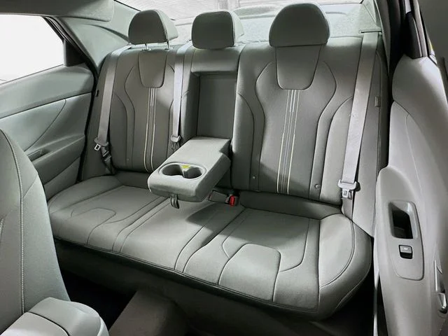 New 2025 Hyundai ELANTRA SEL Convenience