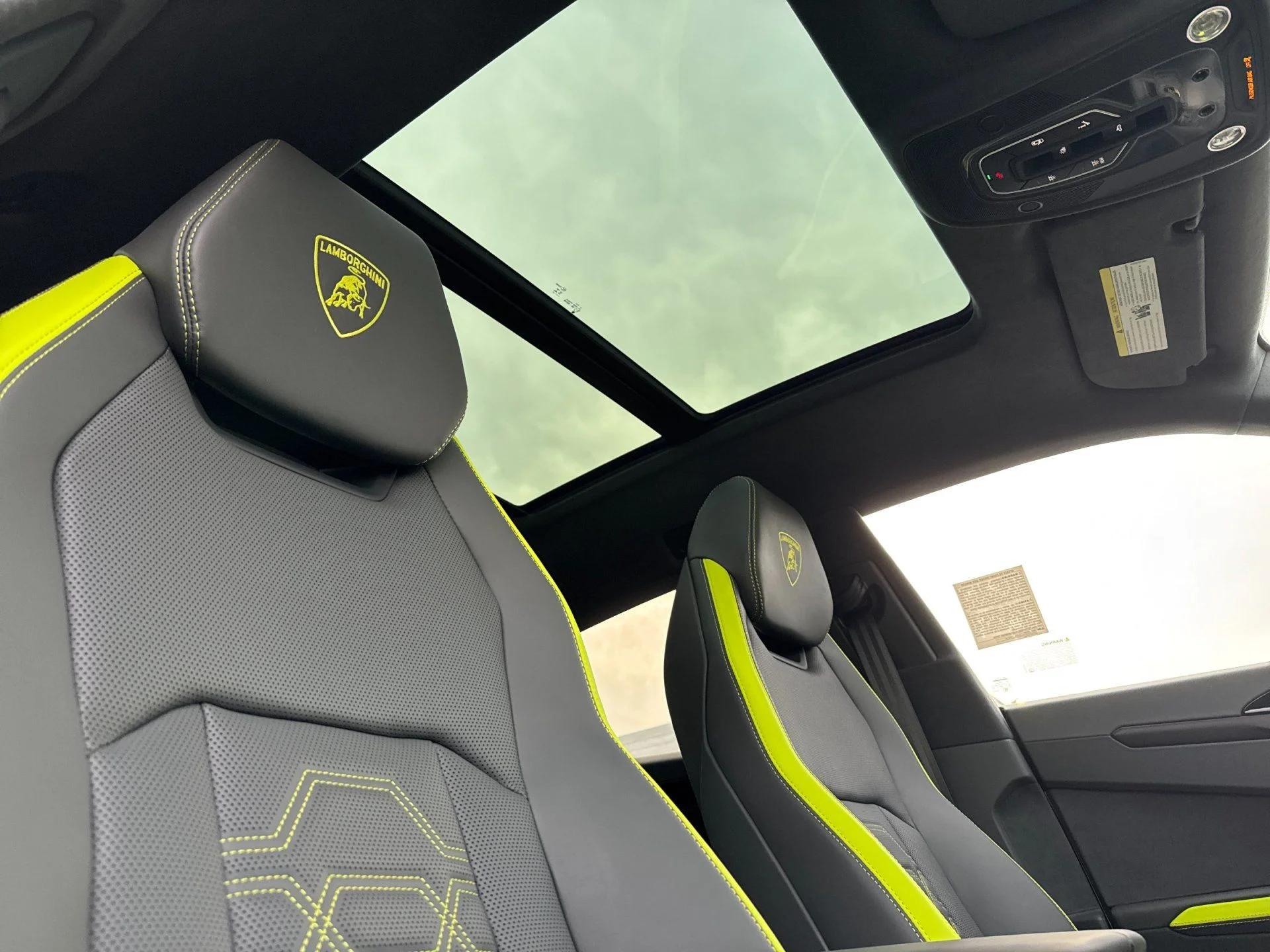 New 2025  Lamborghini SE image 20