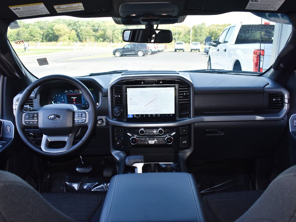 2025 Ford F-150 XLT photo 4