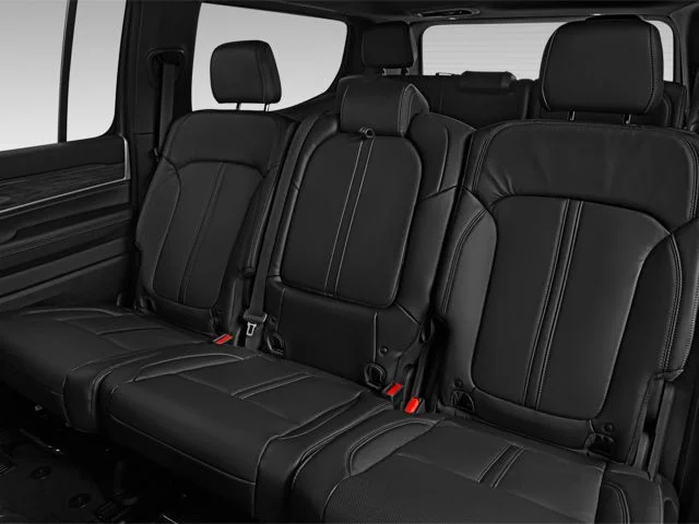Used 2023 Diamond Black Crystal Pearlcoat Jeep Series II image 11
