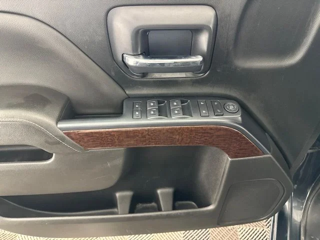 Used 2017 Gray GMC SLE image 22
