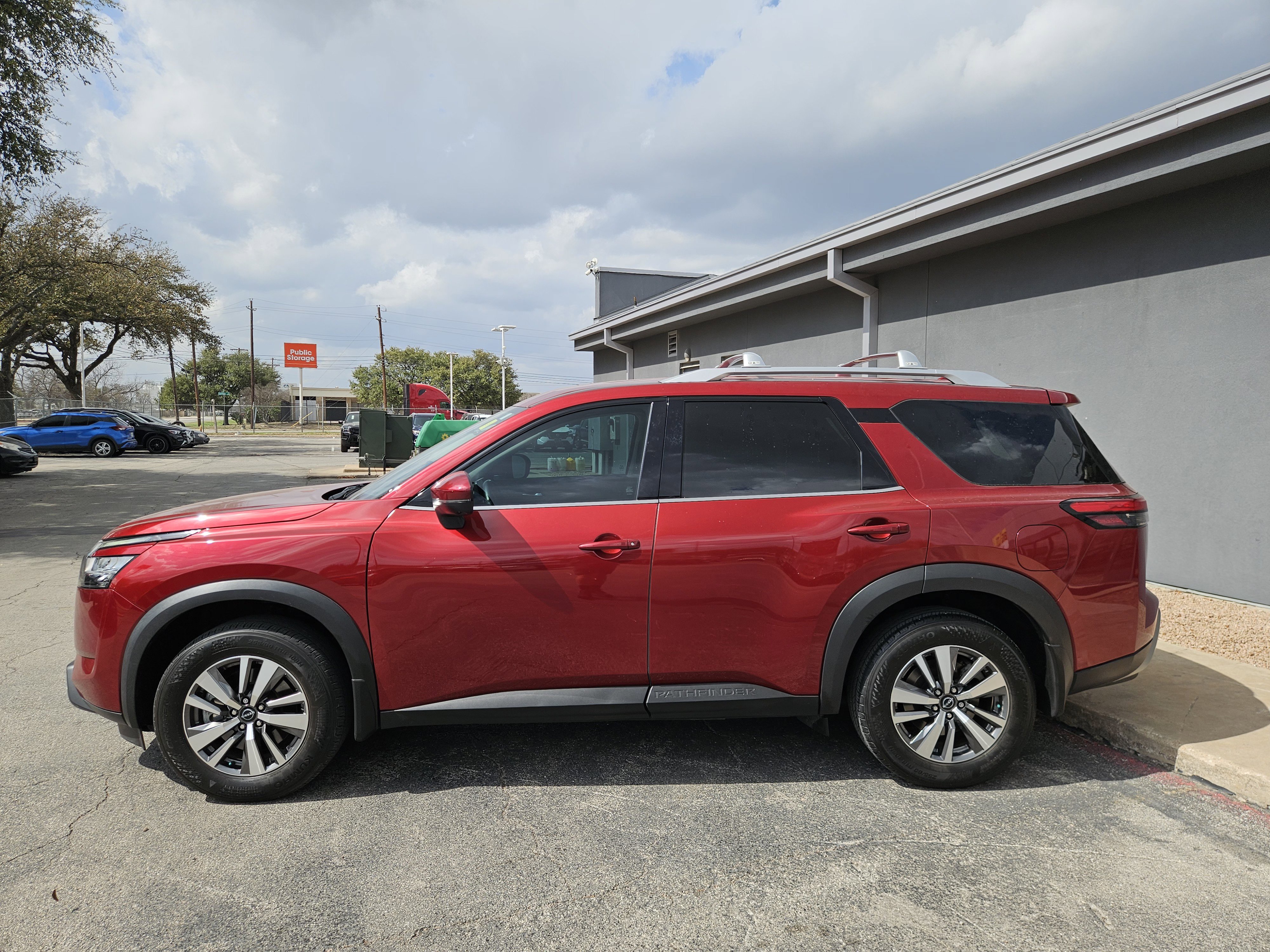 Certified Used 2023 Scarlet Ember Tintcoat Nissan SL image 4
