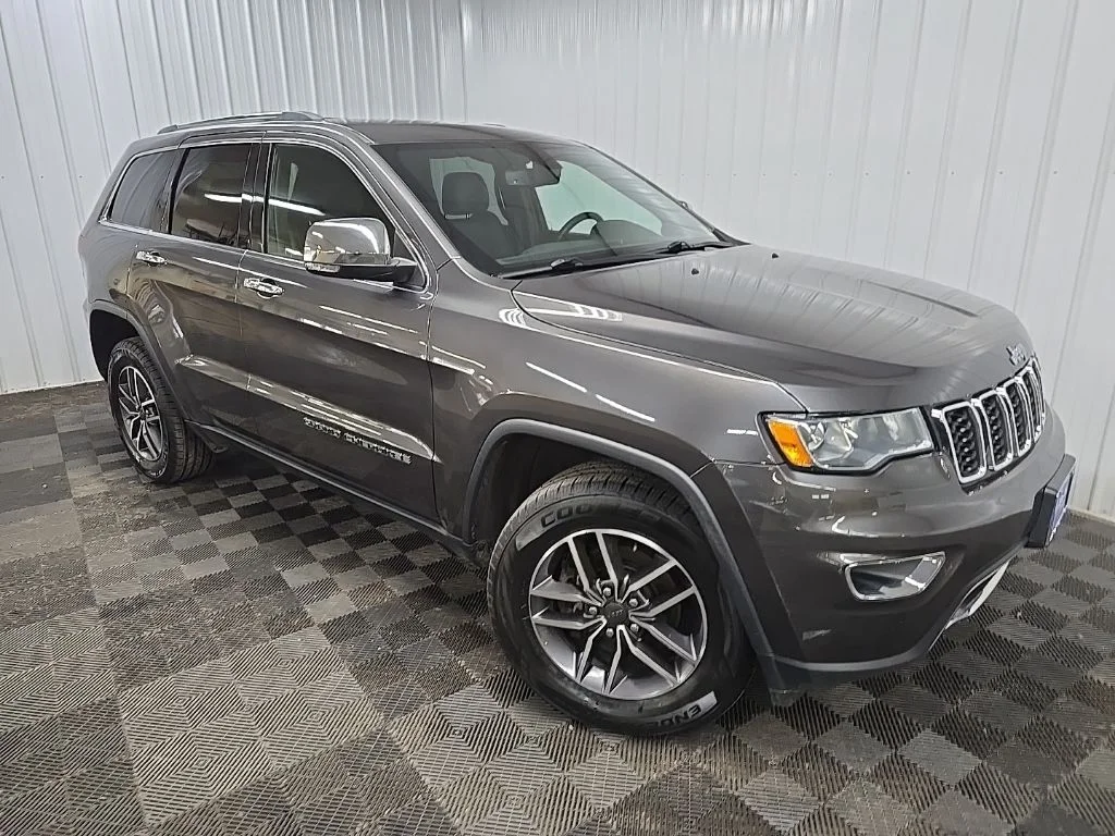 Used 2020 Gray Jeep Limited image 7