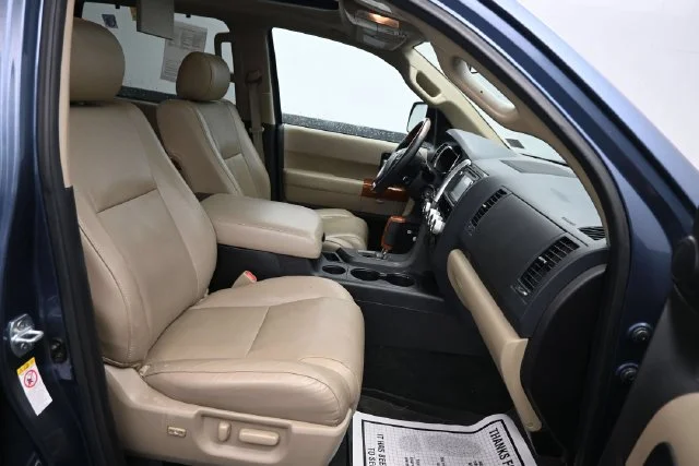 Used 2018 Shoreline Mist Toyota Platinum image 13