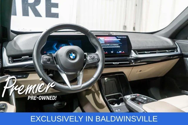 Used 2023 Green BMW xDrive28i image 12