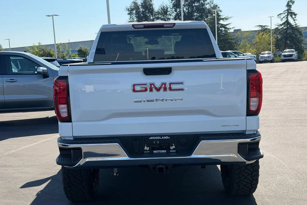New 2026 Summit White GMC SLE image 12