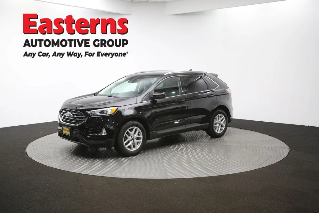 Used 2022 Black Ford SEL image 55