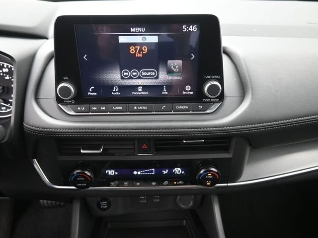 Used 2025 Silver Nissan SV image 4