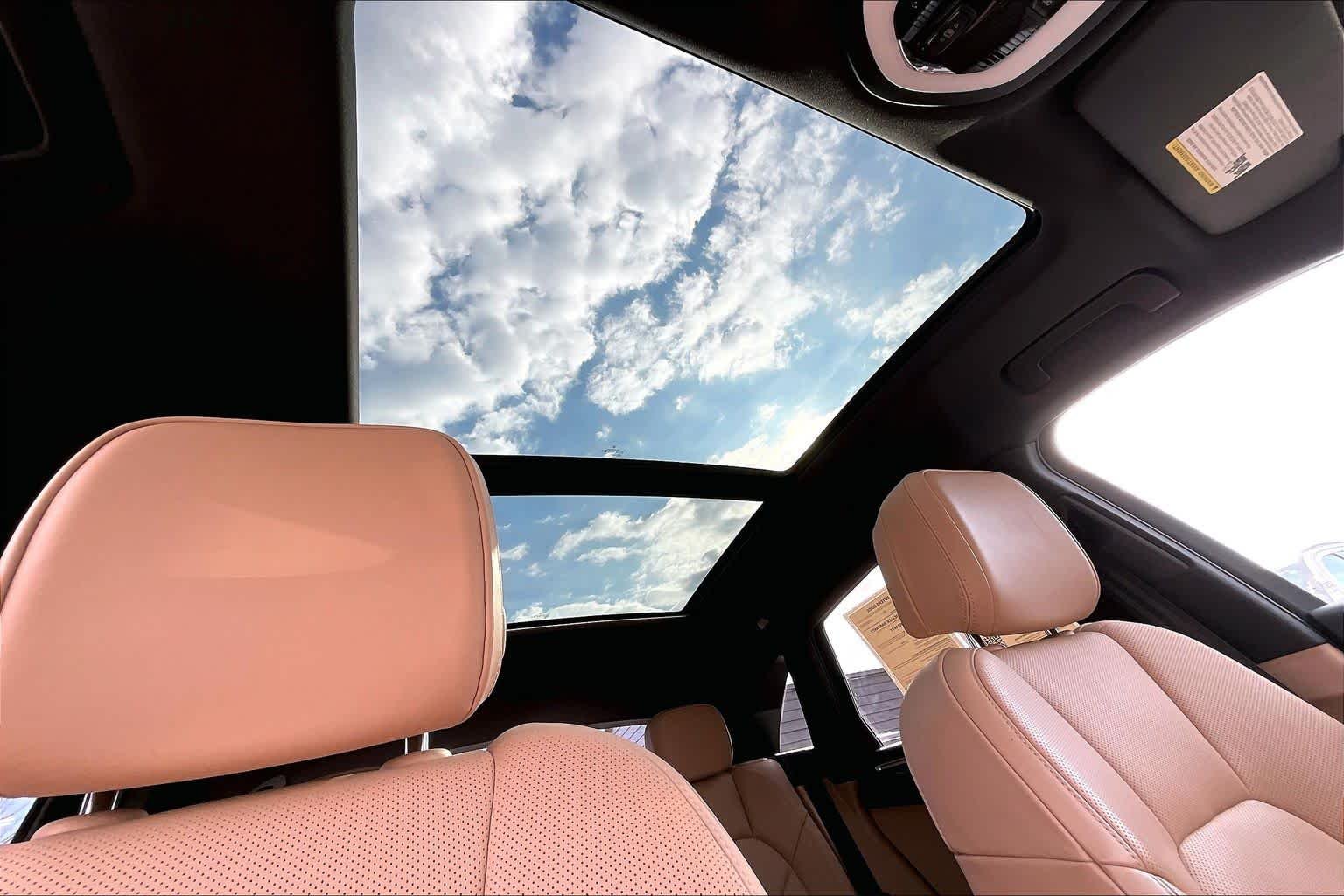 2025 Porsche Macan Base - Photo 14