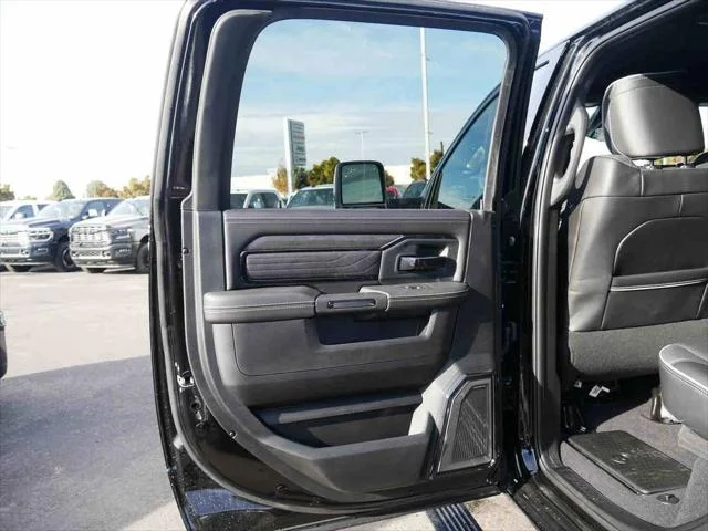 2026 RAM 3500 Limited - Photo 19