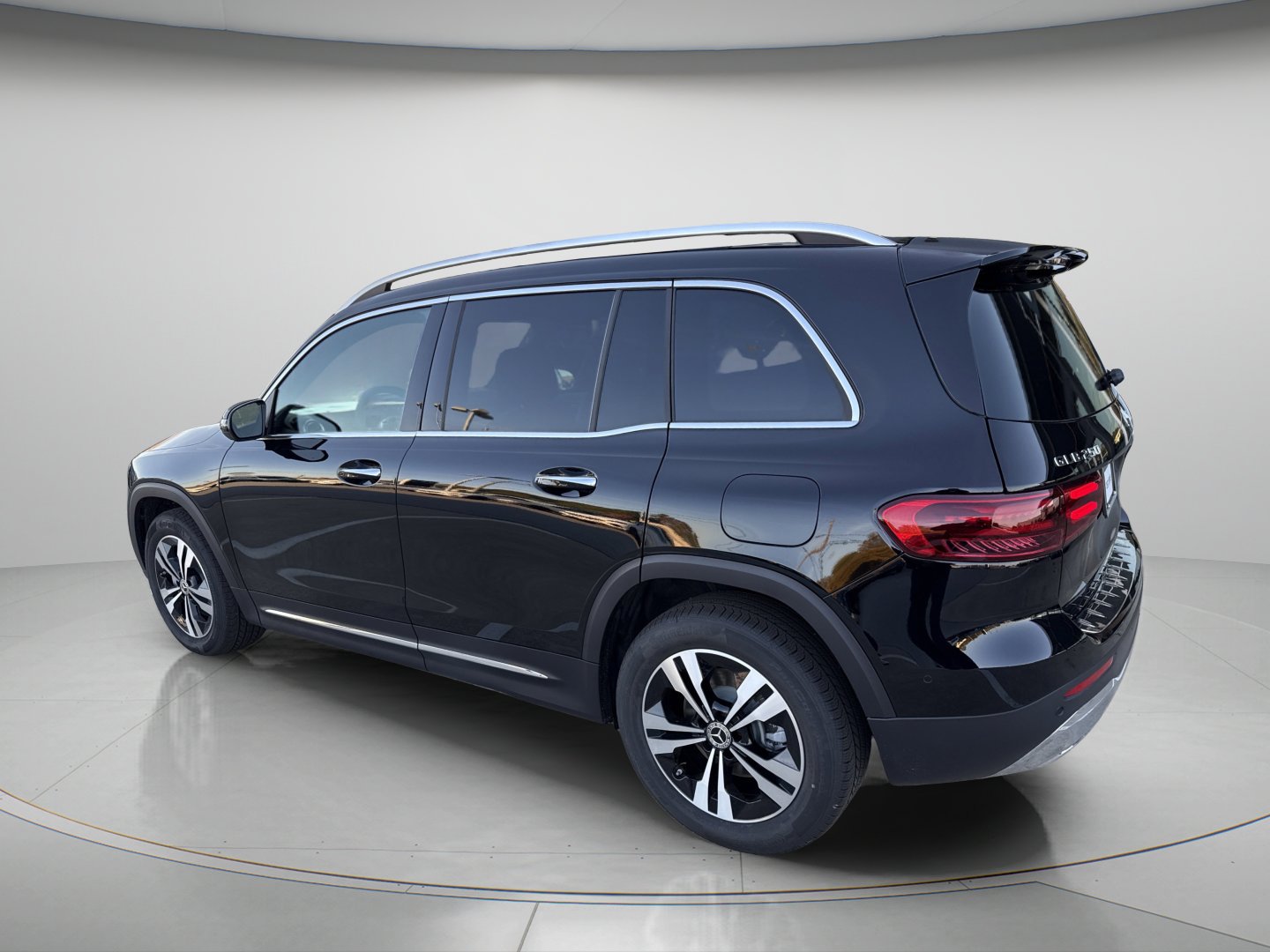 New 2026 Night Black Mercedes-Benz GLB 250 image 3