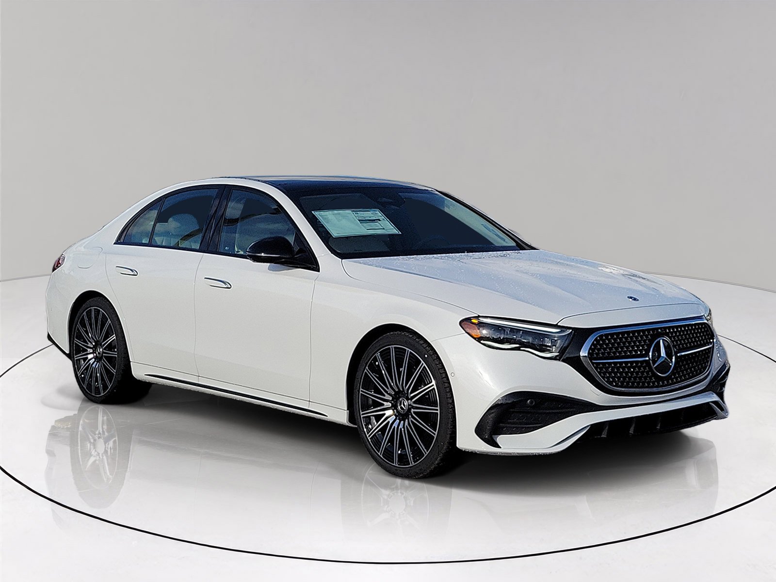 New 2026 MANUFAKTUR Moonlight White Metallic Mercedes-Benz E 350 image 31