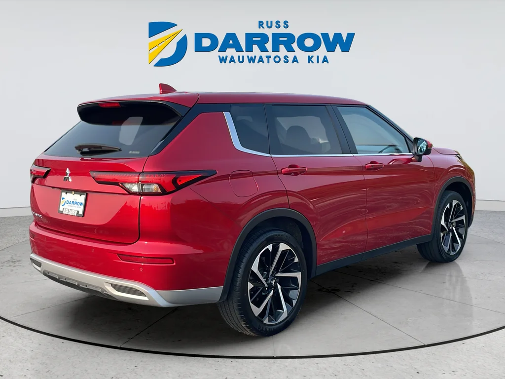 Used 2024 Red Mitsubishi SE image 5