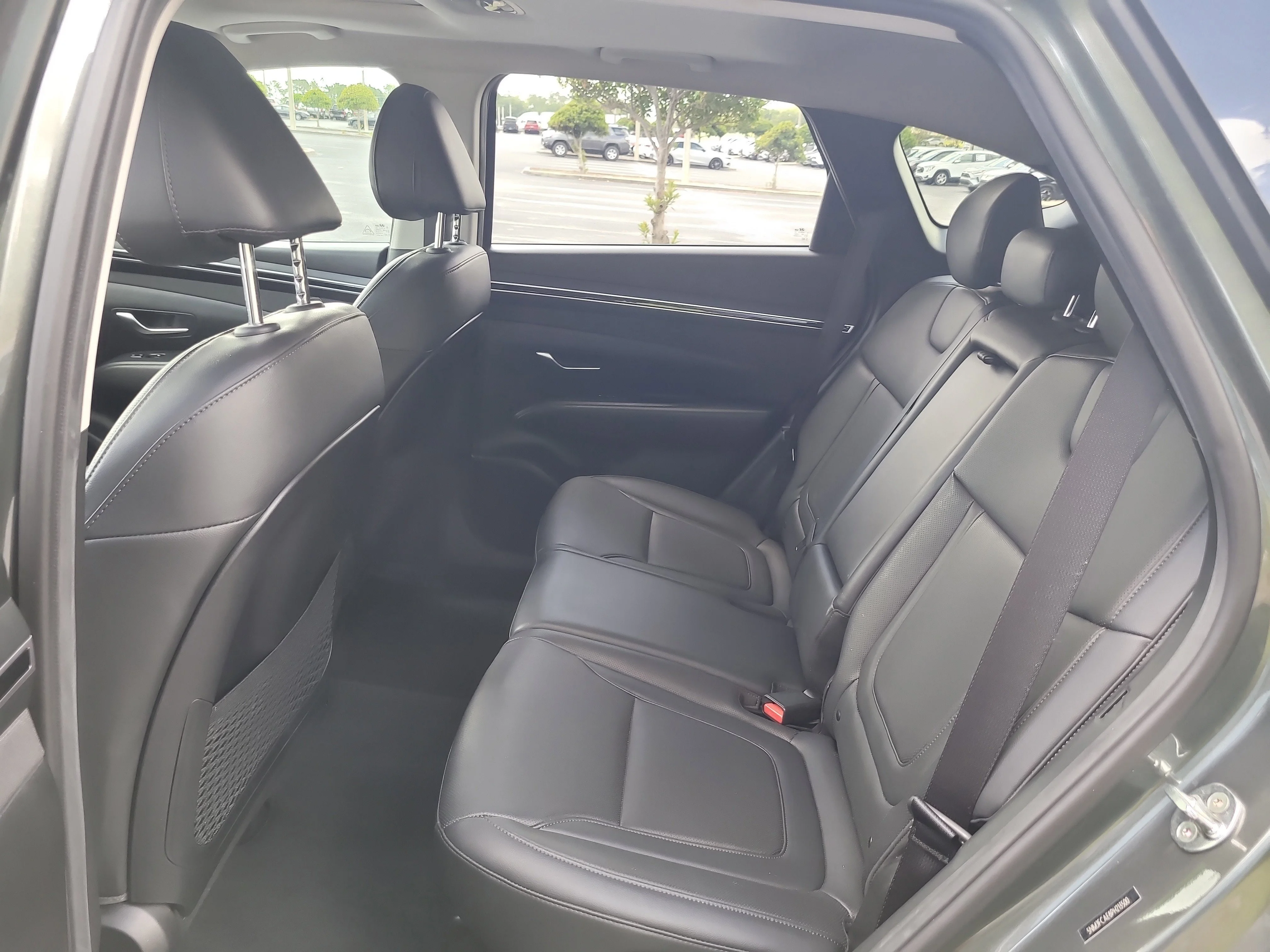 Used 2023 Amazon Gray Hyundai SEL image 15