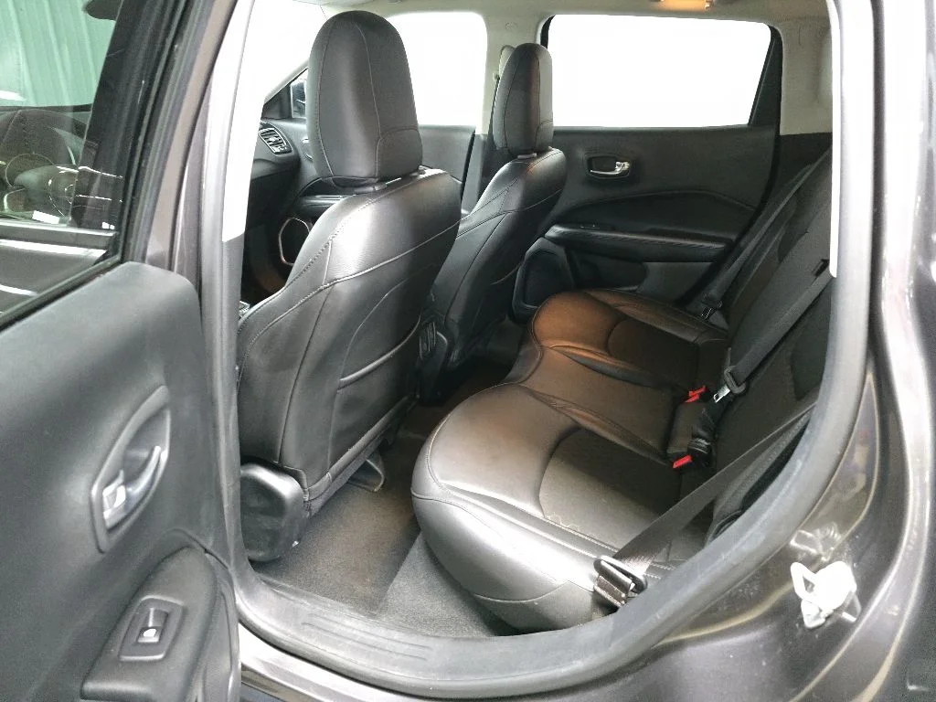 Used 2020 Gray Jeep Latitude image 31