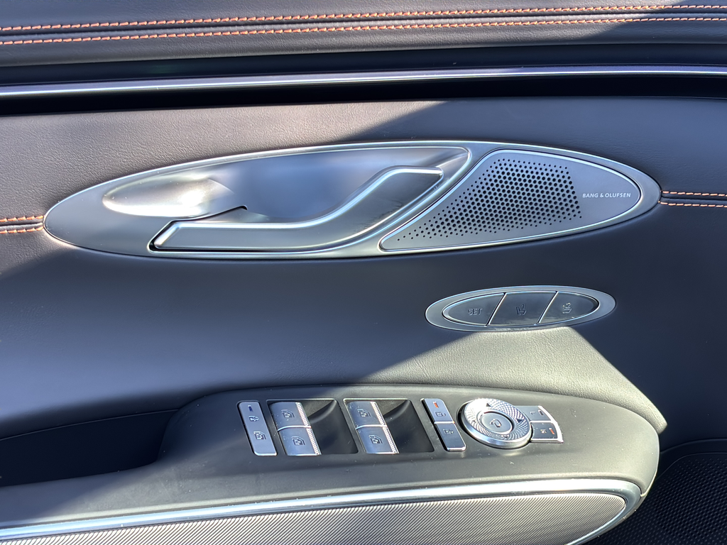 2026 GENESIS GV70 Sport Advanced - Photo 12