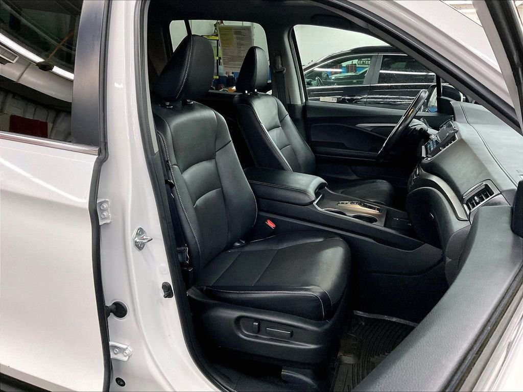 Used 2024 White Honda RTL image 11