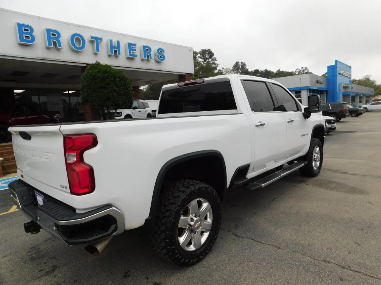 Used 2021 White Chevrolet 4WD CREW CAB 159 in LTZ image 12