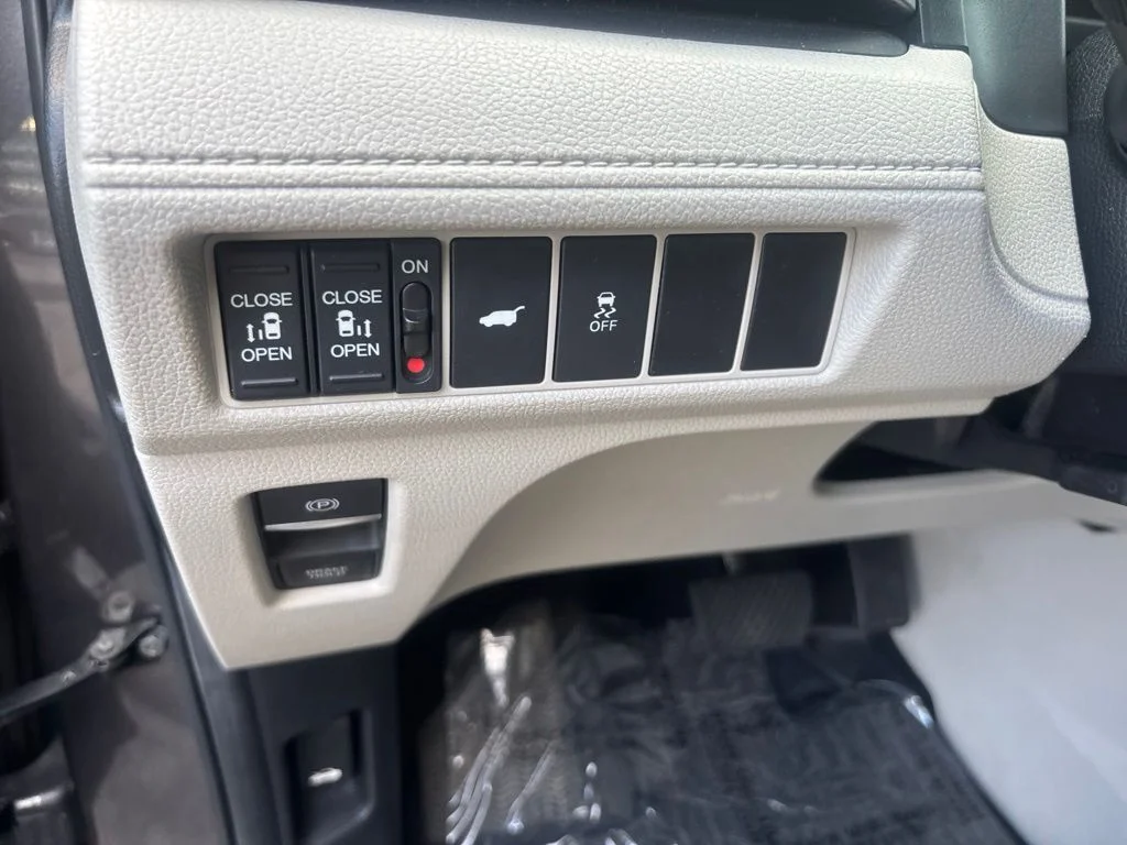 Used 2025 Gray Honda EX-L image 14