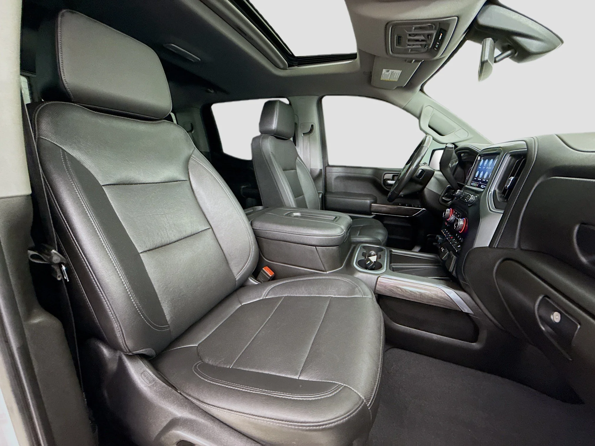 Used 2021 IRIDESCENT PEARL TRICOAT Chevrolet LTZ image 32