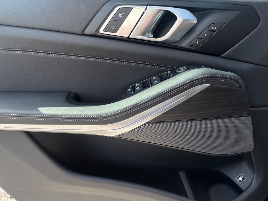 2026 BMW X5 50e - Photo 15
