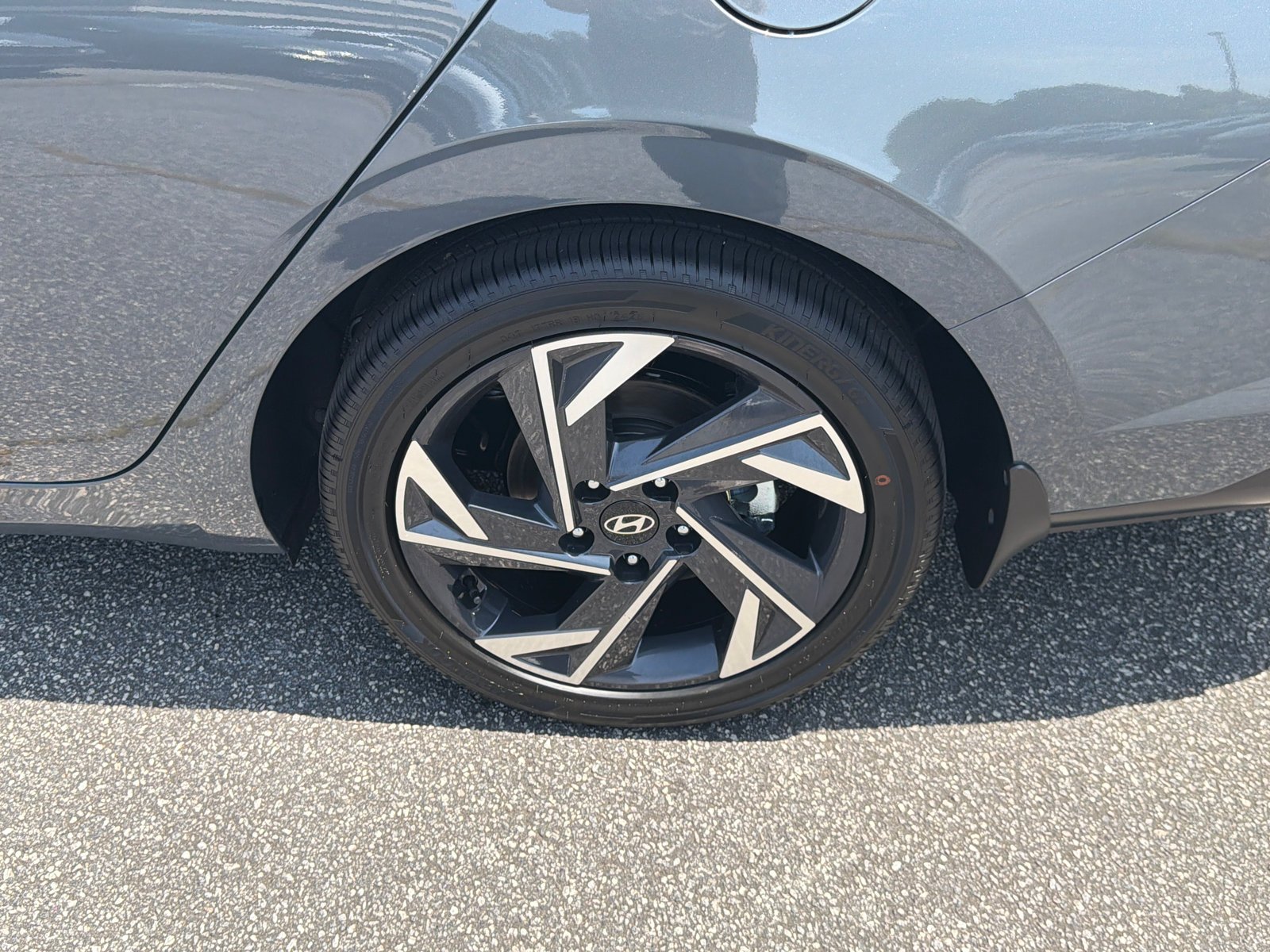 New 2026 Ecotronic Gray Hyundai Limited image 13