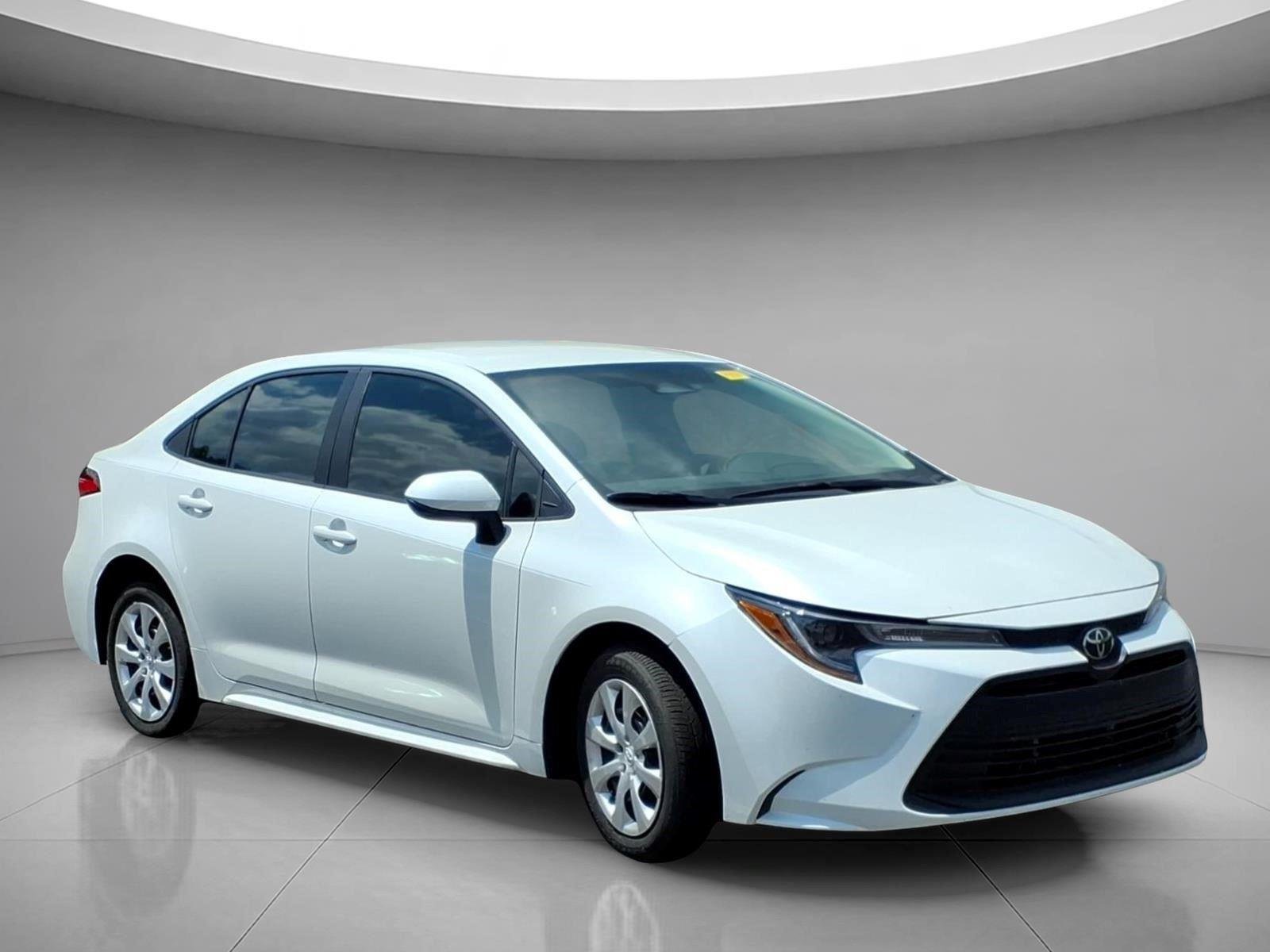 Used 2026 WIND CHILL PEAR TOYOTA LE image 1