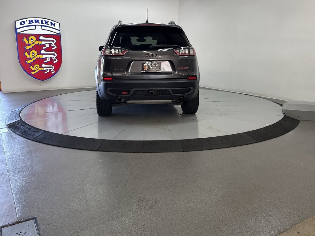 Used 2019 Crystal Metallic Jeep Trailhawk image 11