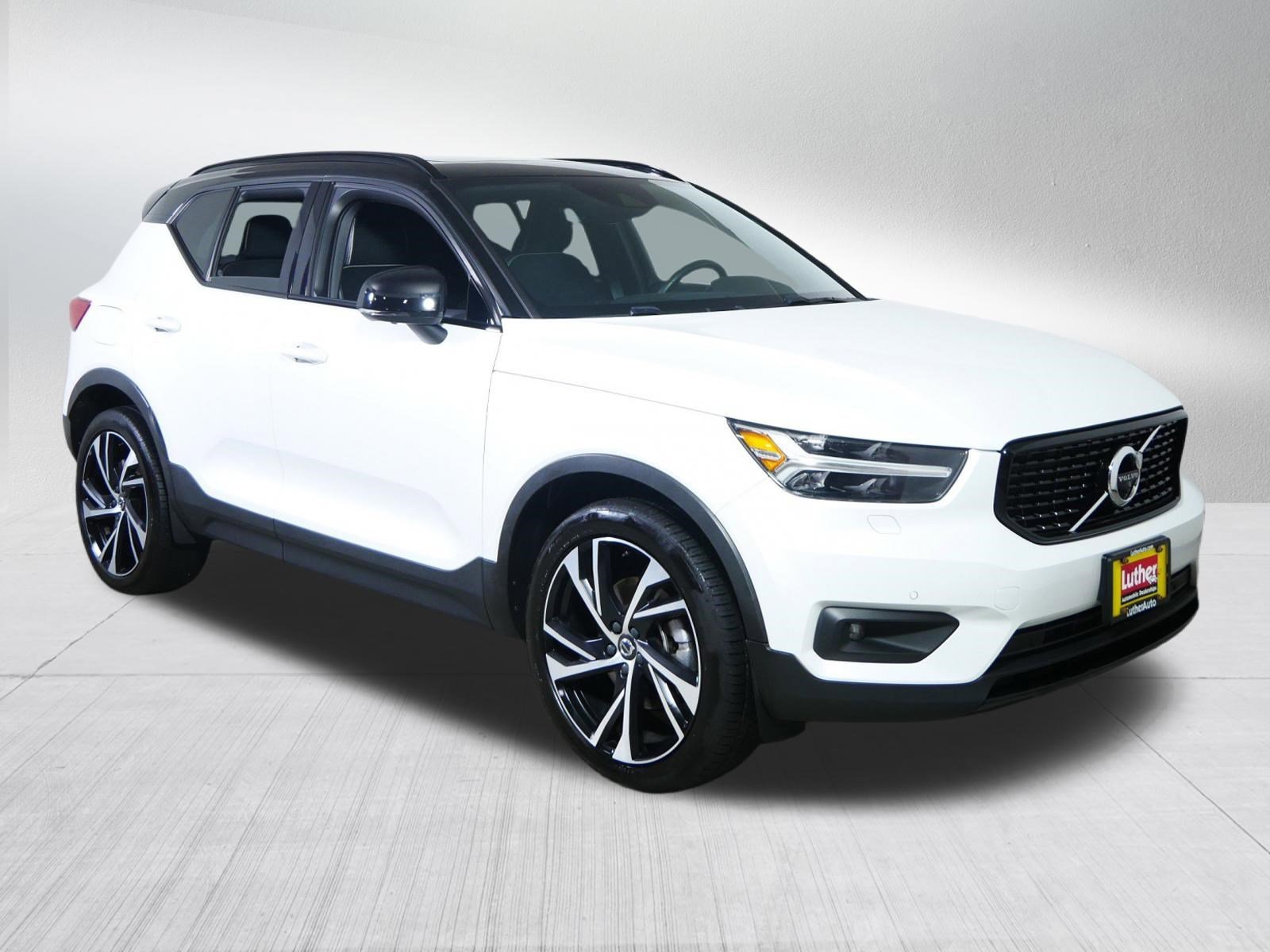 2020 Volvo XC40 T5 R-Design AWD's photo