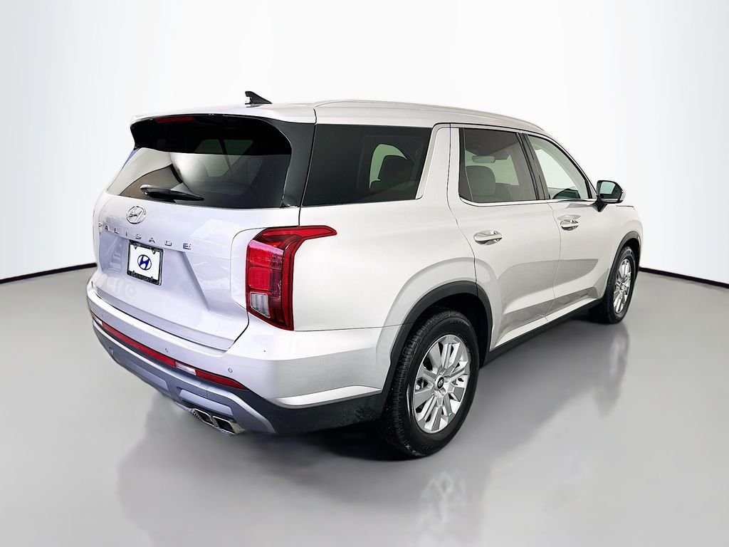 Used 2025 Silver Hyundai SEL image 5