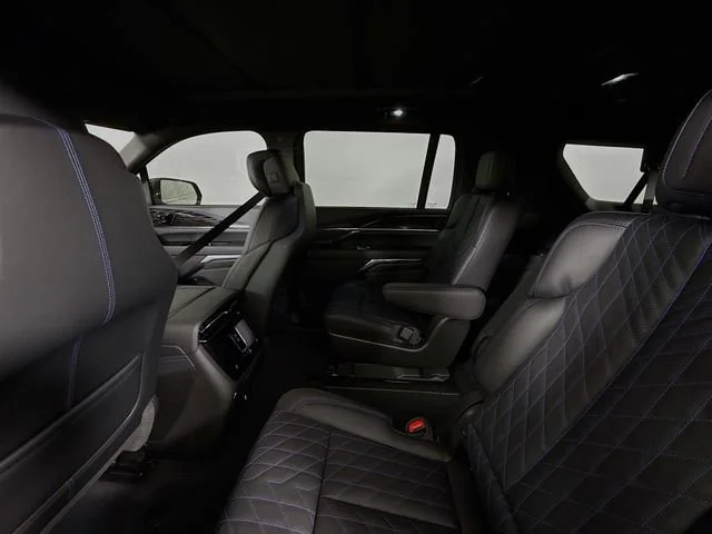 2026 Cadillac Escalade IQL Luxury - Photo 8