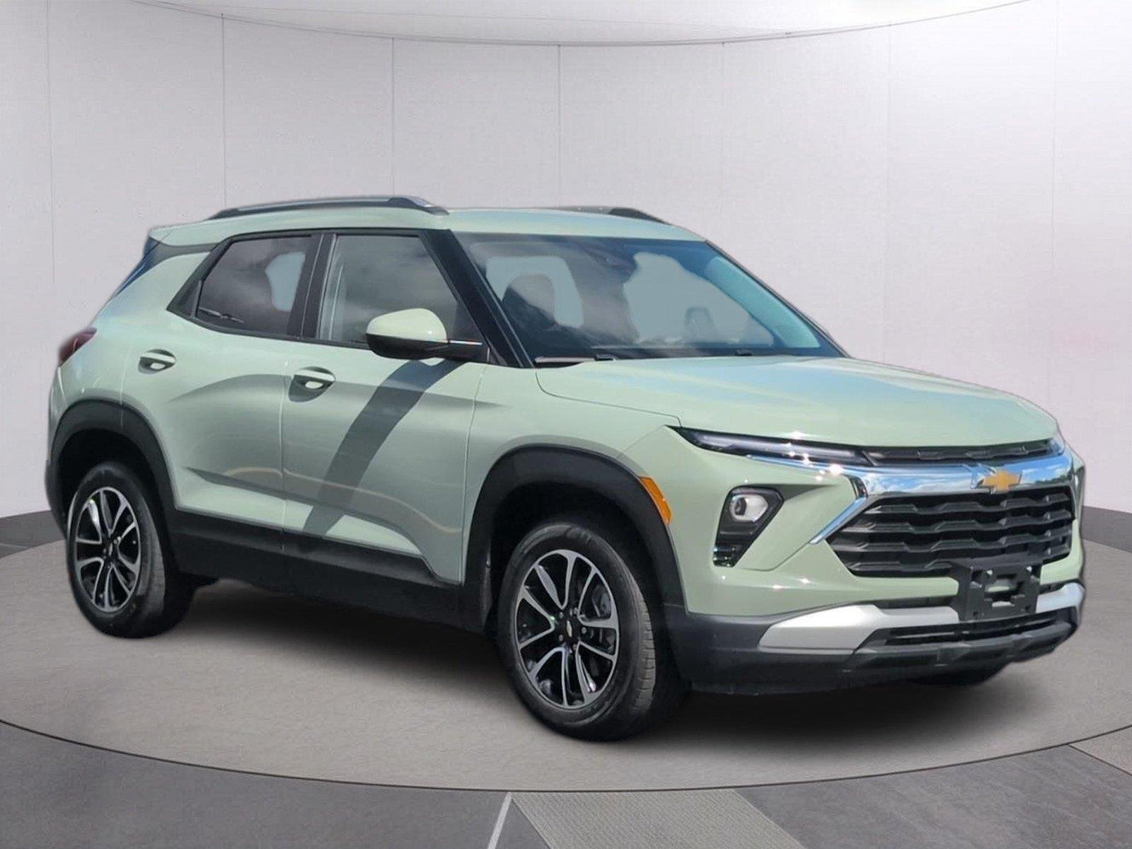 Used 2025 Cacti Green Chevrolet LT image 9