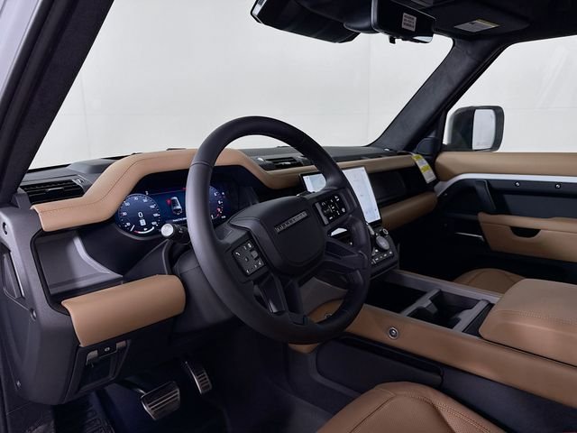 2026 Land Rover Defender V8 - Photo 9