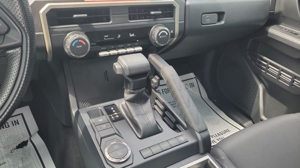 2024 Toyota Tacoma SR5 - Photo 15