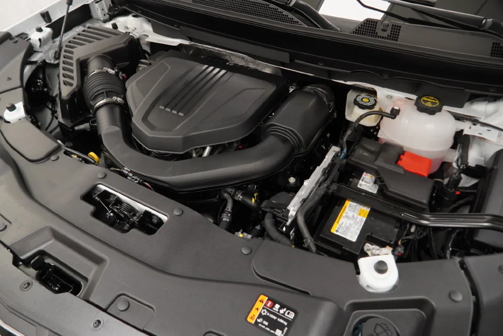 New 2027 Summit White Chevrolet LT image 43