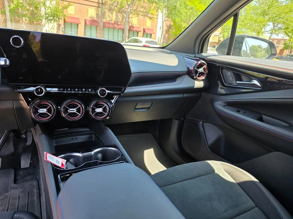 Used 2025 Sterling Gray Metallic Chevrolet RS image 27